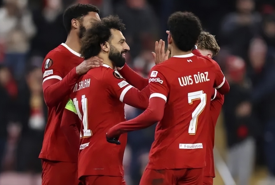 雷火电竞简介-利物浦力克那不勒斯，莱万梅开二度欧联杯