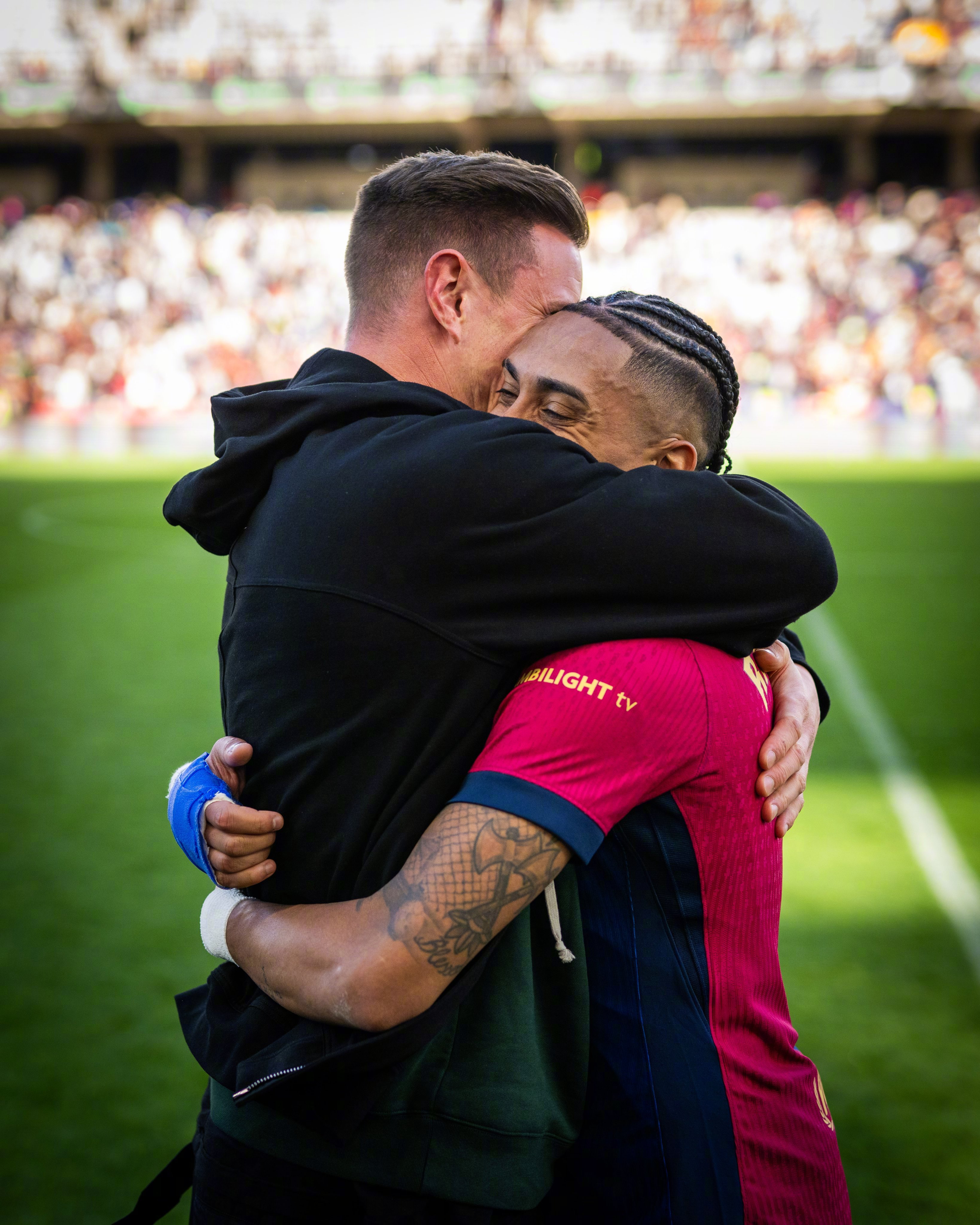 雷火电竞网站-关于巴萨力克马竞，卡瓦尼梅开二度西甲的信息