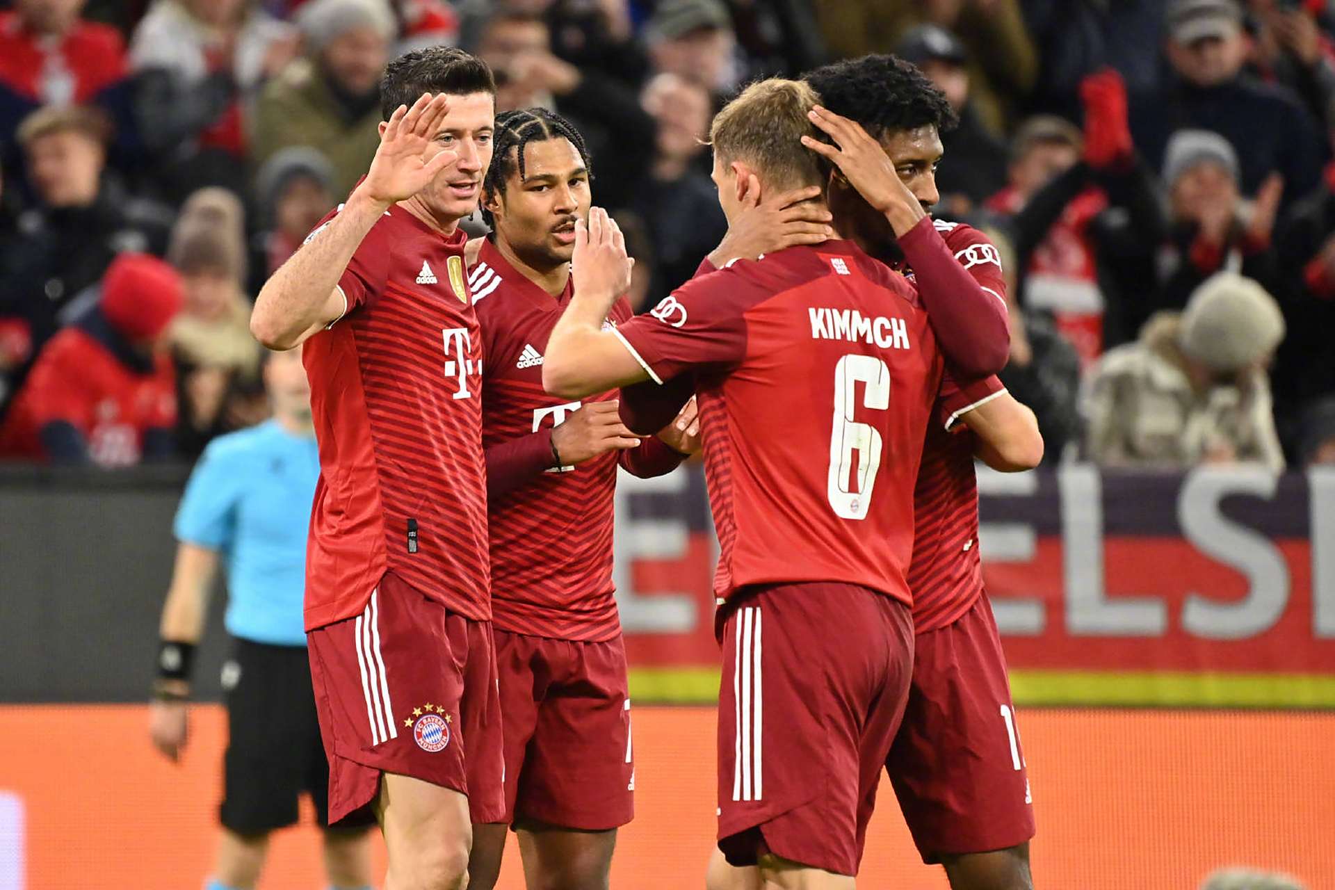 雷火电竞亚洲先驱-本菲卡险胜曼联，莱万乌龙送礼西甲的简单介绍