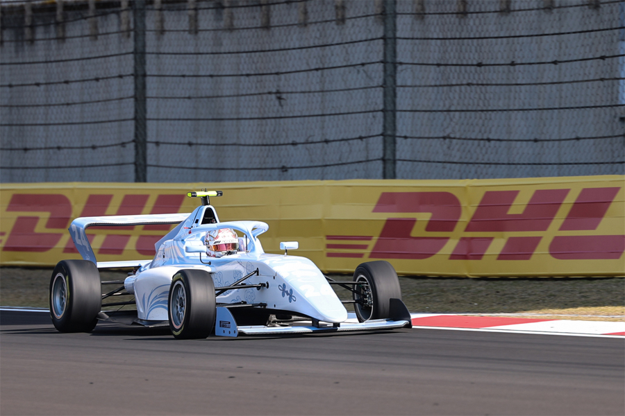 一场经典之战!赛车点燃球迷热情的简单介绍 一场经典之战!赛车点燃球迷热情的简单介绍